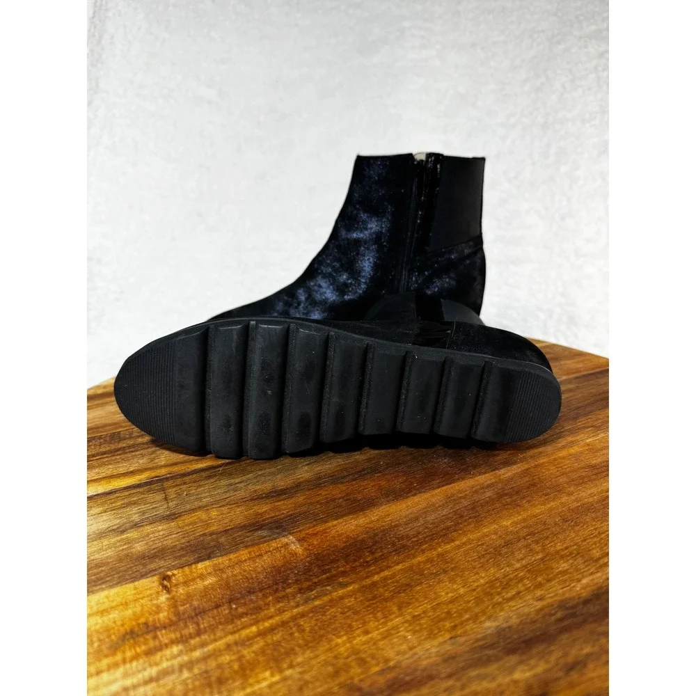 Amalfi by Rangoni Black Metallic Shimmer Wedge Ankle Boots Snakeskin Accent